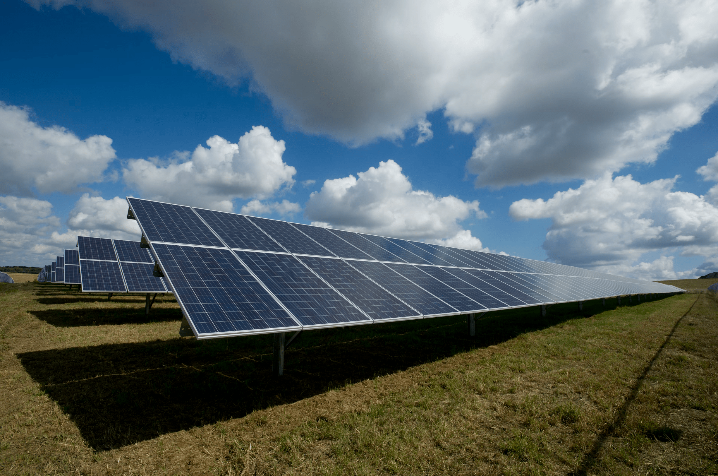 Solar-Panel-Batteries-Setup-Maintenance-Cost